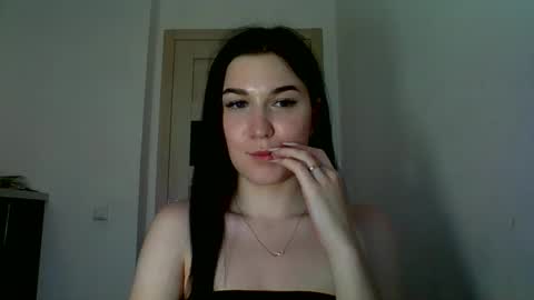 katie_foxi online show from 06-05-26, 05:18
