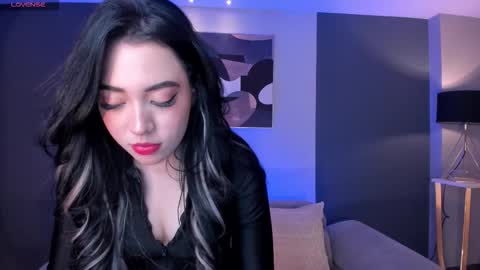 Snapshot of katieangel1 chatting on 10-12-25, 11:31 katieangel1 online show from 10-12-25, 11:31