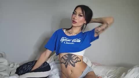 Snapshot of katiecai chatting on 12-15-25, 02:49 katiecai online show from 12-15-25, 02:49