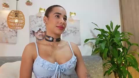 Snapshot of katiecruz_ chatting on 07-20-26, 10:39 Katie online show from 07-20-26, 10:39