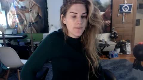 Snapshot of katiecutie_5 chatting on 12-06-24, 05:20 Katie online show from 12-06-24, 05:20