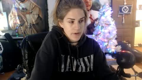 Snapshot of katiecutie_5 chatting on 01-01-25, 04:18 Katie online show from 01-01-25, 04:18