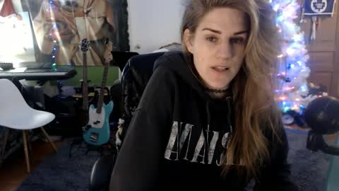 Snapshot of katiecutie_5 chatting on 02-01-25, 04:03 Katie online show from 02-01-25, 04:03