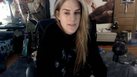 Snapshot of katiecutie_5 chatting on 03-08-25, 05:07 Katie online show from 03-08-25, 05:07