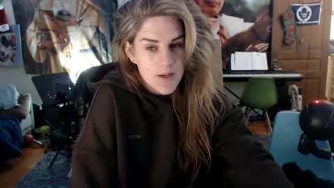 Snapshot of katiecutie_5 chatting on 03-12-26, 05:35 Katie online show from 03-12-26, 05:35