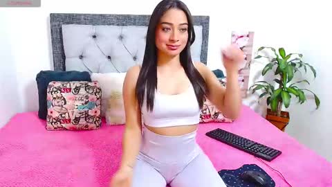 Snapshot of katikloving chatting on 01-18-26, 10:02 Follow Instagram katikloving online show from 01-18-26, 10:02