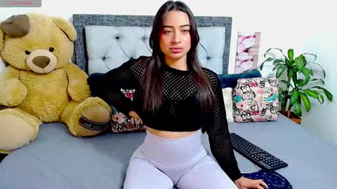 Snapshot of katikloving chatting on 02-20-26, 06:48 Follow Instagram katikloving online show from 02-20-26, 06:48