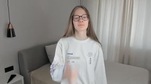 Scarlett online show from 10-17-25, 09:12