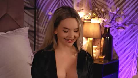 KatJolie online show from 11-25-25, 09:15