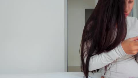 Snapshot of katrin_fit chatting on 05-26-26, 07:21 Katrin online show from 05-26-26, 07:21
