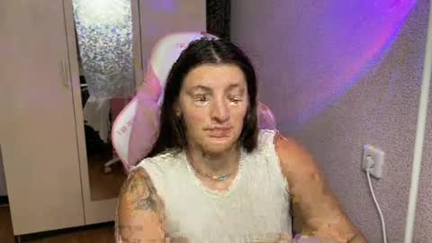 Snapshot of katrin_kristal chatting on 06-18-26, 08:24 naked in pvt show 100 tk online show from 06-18-26, 08:24