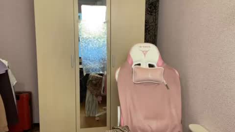 Snapshot of katrin_kristal chatting on 06-30-26, 10:05 naked in pvt show 100 tk online show from 06-30-26, 10:05