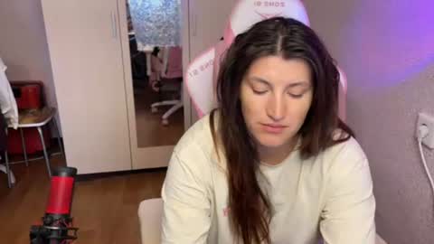 Snapshot of katrin_kristal chatting on 07-14-26, 02:34 naked in pvt show 100 tk online show from 07-14-26, 02:34