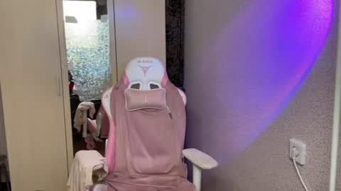 Snapshot of katrin_kristal chatting on 07-25-26, 10:29 naked in pvt show 100 tk online show from 07-25-26, 10:29