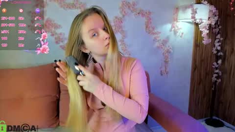 Katrina Bail online show from 10-04-25, 01:03