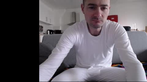 Snapshot of katsufr chatting on 01-19-25, 08:18 demyx online show from 01-19-25, 08:18