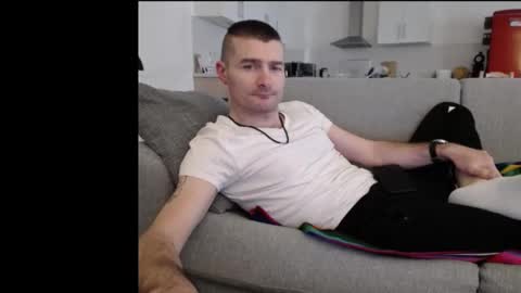 Snapshot of katsufr chatting on 01-30-25, 12:27 demyx online show from 01-30-25, 12:27