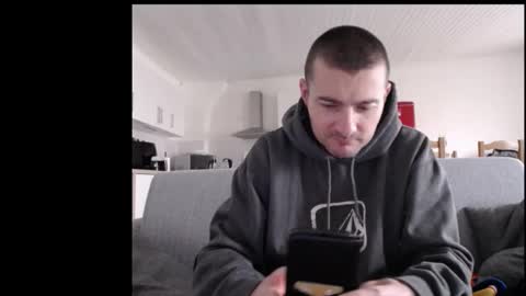 Snapshot of katsufr chatting on 03-10-25, 10:37 demyx online show from 03-10-25, 10:37