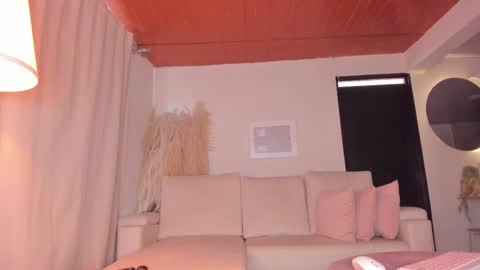 Snapshot of katted_ chatting on 10-18-25, 01:56 katte online show from 10-18-25, 01:56