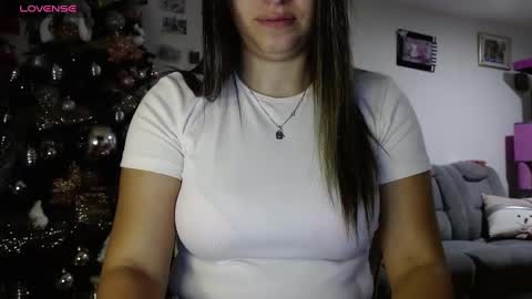 Snapshot of kattie_love chatting on 01-14-25, 01:26 kattie online show from 01-14-25, 01:26