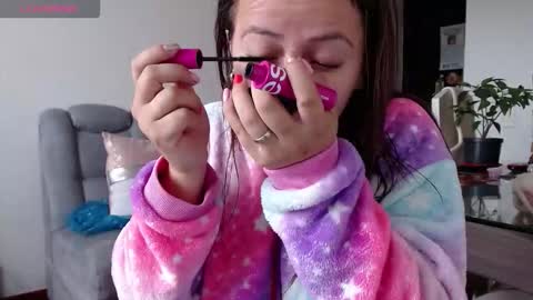 Snapshot of kattie_love chatting on 11-19-25, 12:27 kattie online show from 11-19-25, 12:27