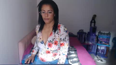 Snapshot of kattleyagray chatting on 07-24-26, 12:58 KattleyaGrey online show from 07-24-26, 12:58