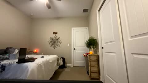 Josie live show Tuesday Wednesday and Thursday online show from 10-18-25, 12:02