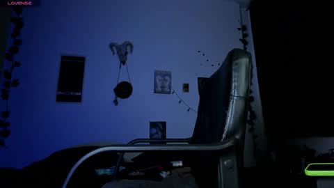 kattx   independent model online show from 11-27-25, 05:42