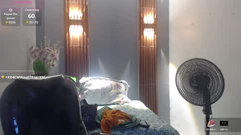 Snapshot of katty_findom_ chatting on 02-08-25, 04:47 katty online show from 02-08-25, 04:47