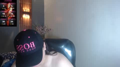 Snapshot of katty_findom_ chatting on 09-25-25, 12:53 katty online show from 09-25-25, 12:53