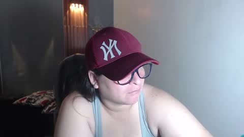 Snapshot of katty_findom_ chatting on 10-11-25, 01:09 katty online show from 10-11-25, 01:09