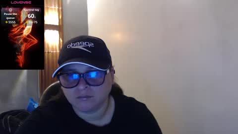 Snapshot of katty_findom_ chatting on 10-19-25, 12:28 katty online show from 10-19-25, 12:28