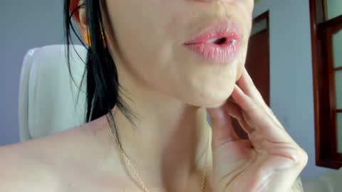 Snapshot of katty_mouth chatting on 01-07-25, 12:24 Katty online show from 01-07-25, 12:24