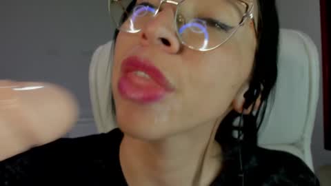 Snapshot of katty_mouth chatting on 01-11-25, 11:35 Katty online show from 01-11-25, 11:35