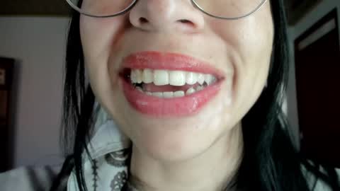 Snapshot of katty_mouth chatting on 01-22-25, 08:28 Katty online show from 01-22-25, 08:28