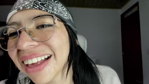 Snapshot of katty_mouth chatting on 01-22-25, 11:32 Katty online show from 01-22-25, 11:32