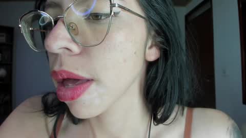 Snapshot of katty_mouth chatting on 01-30-25, 11:24 Katty online show from 01-30-25, 11:24