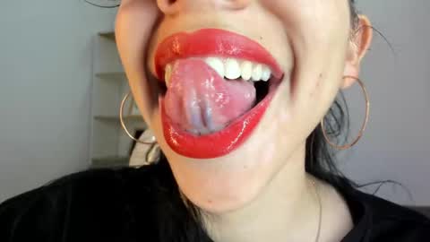 Snapshot of katty_mouth chatting on 10-08-25, 08:50 Katty online show from 10-08-25, 08:50
