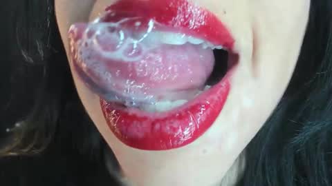 Snapshot of katty_mouth chatting on 12-13-25, 08:47 Katty online show from 12-13-25, 08:47