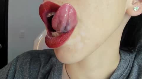 Snapshot of katty_mouth chatting on 01-06-26, 08:23 Katty online show from 01-06-26, 08:23