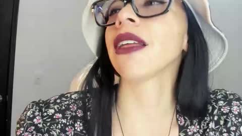 Snapshot of katty_mouth chatting on 01-08-26, 08:22 Katty online show from 01-08-26, 08:22