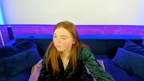 Snapshot of katty_rose8 chatting on 10-18-25, 07:03 Katty online show from 10-18-25, 07:03