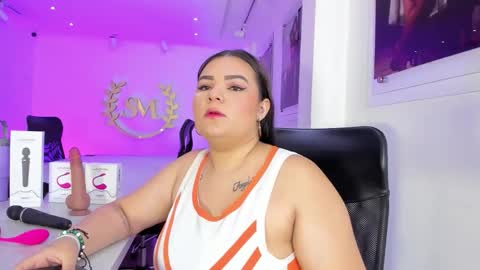 Snapshot of kattyarogers chatting on 12-19-25, 08:05 KattyaRogers online show from 12-19-25, 08:05