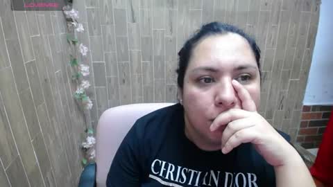 Snapshot of katy2425 chatting on 06-23-26, 01:47 Katy online show from 06-23-26, 01:47