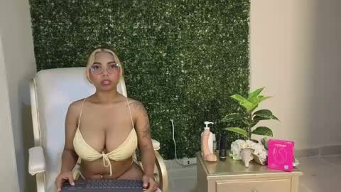 katy_love222 online show from 05-28-26, 07:55