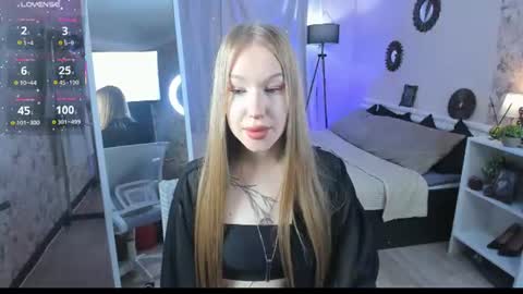 Snapshot of katy_midocalm chatting on 07-20-26, 11:12 Kate online show from 07-20-26, 11:12