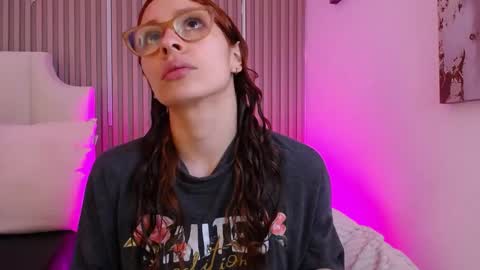 Snapshot of katy_van chatting on 05-02-26, 08:47 Katy Van online show from 05-02-26, 08:47