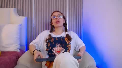 Snapshot of katy_van chatting on 05-07-26, 09:09 Katy Van online show from 05-07-26, 09:09