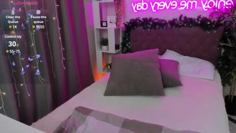 Snapshot of katyaneilson chatting on 01-25-25, 06:23 Kate online show from 01-25-25, 06:23