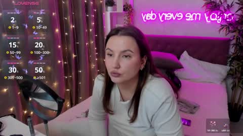 Snapshot of katyaneilson chatting on 02-20-25, 07:12 Kate online show from 02-20-25, 07:12